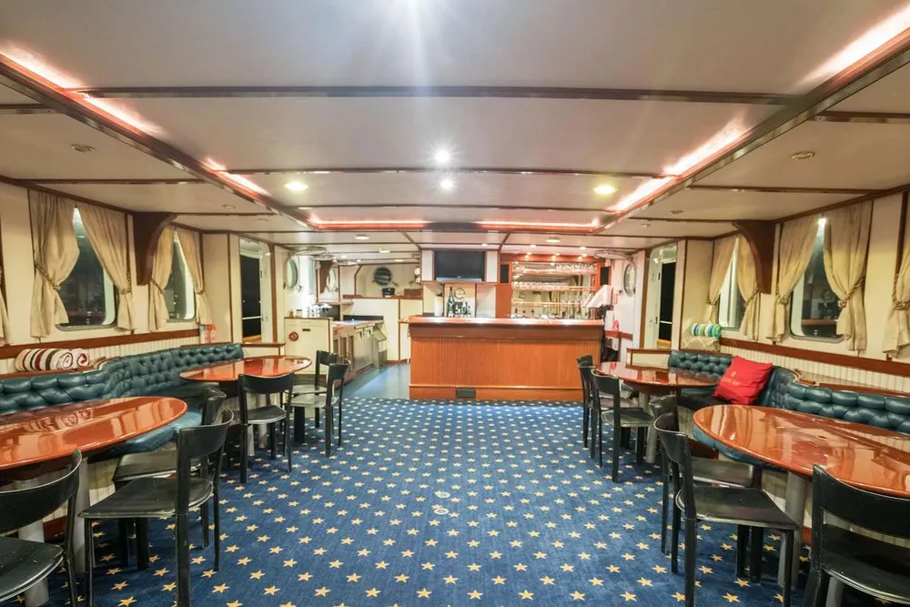 yacht-596508