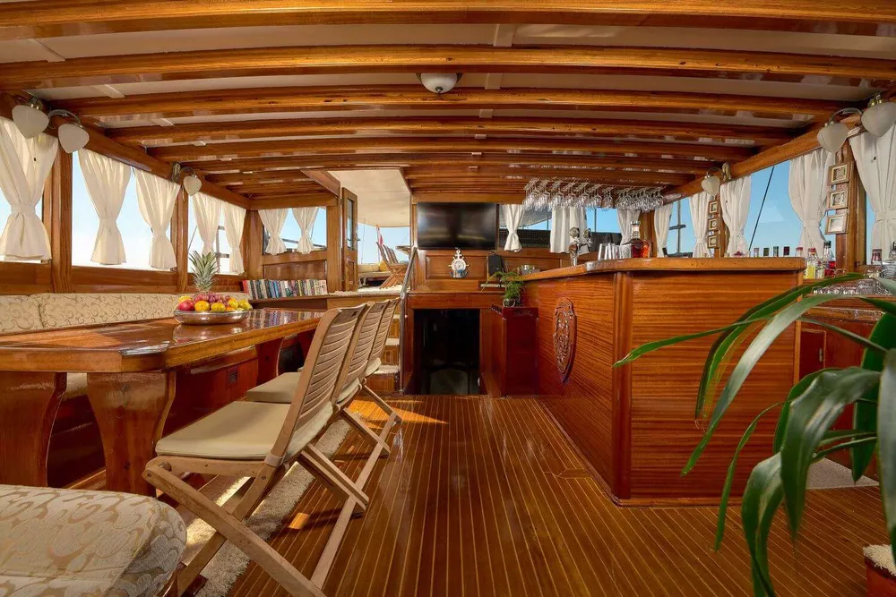yacht-573476