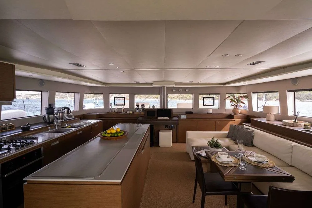 yacht-579885
