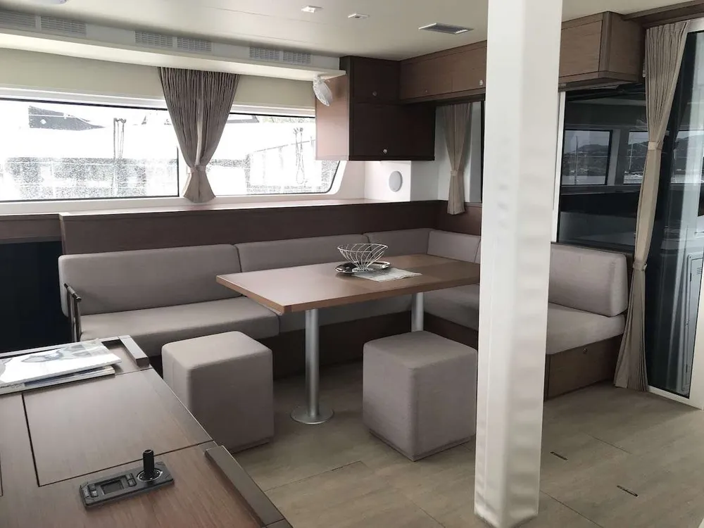 yacht-582054