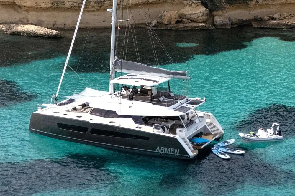 yacht-586487