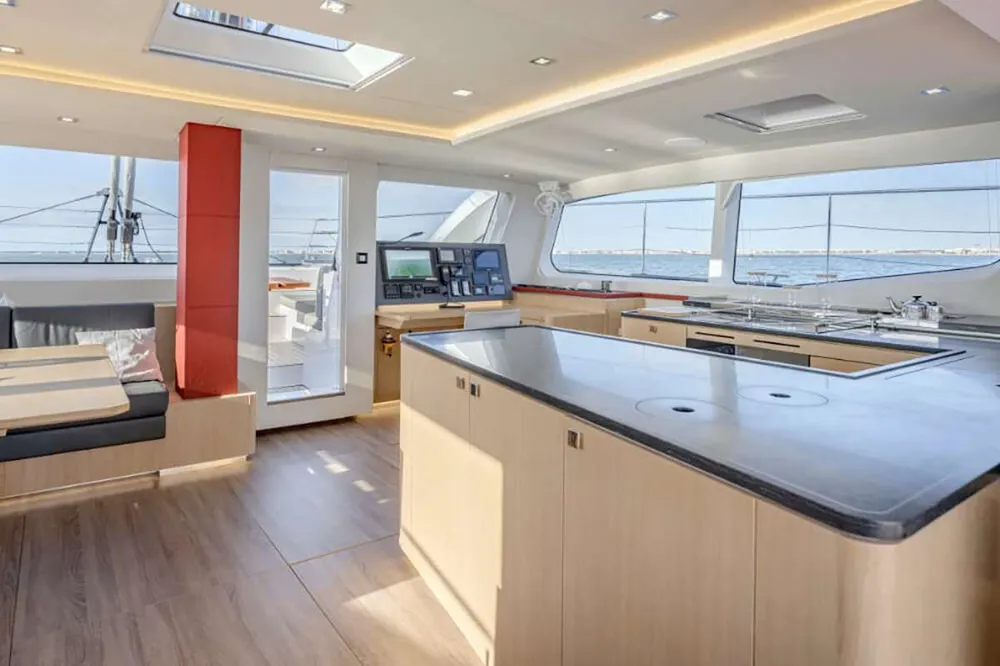 yacht-596170