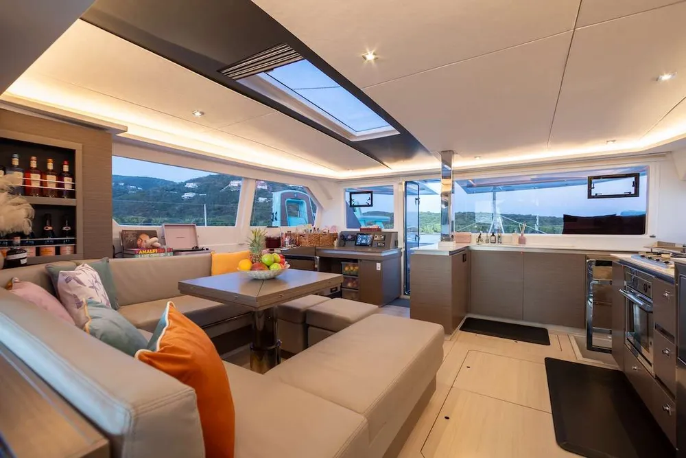 yacht-575128