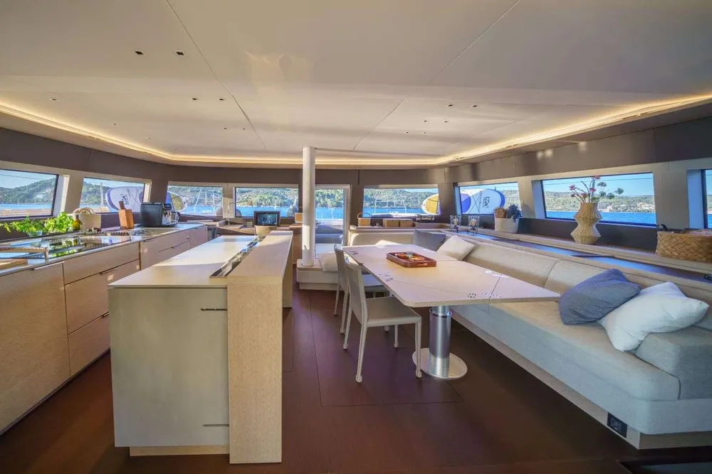 yacht-570741