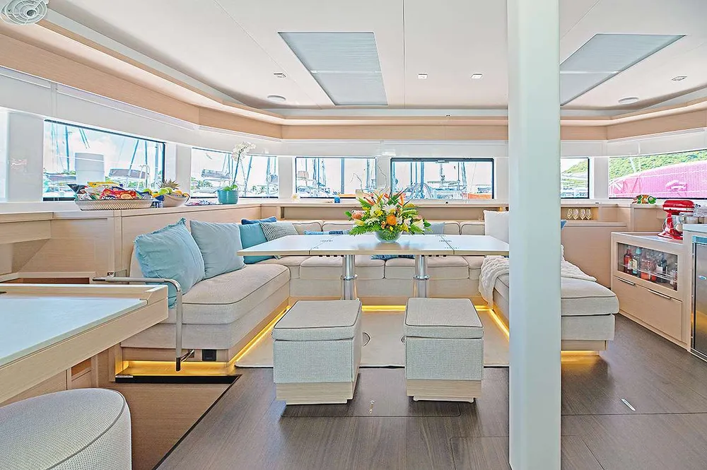 yacht-582972