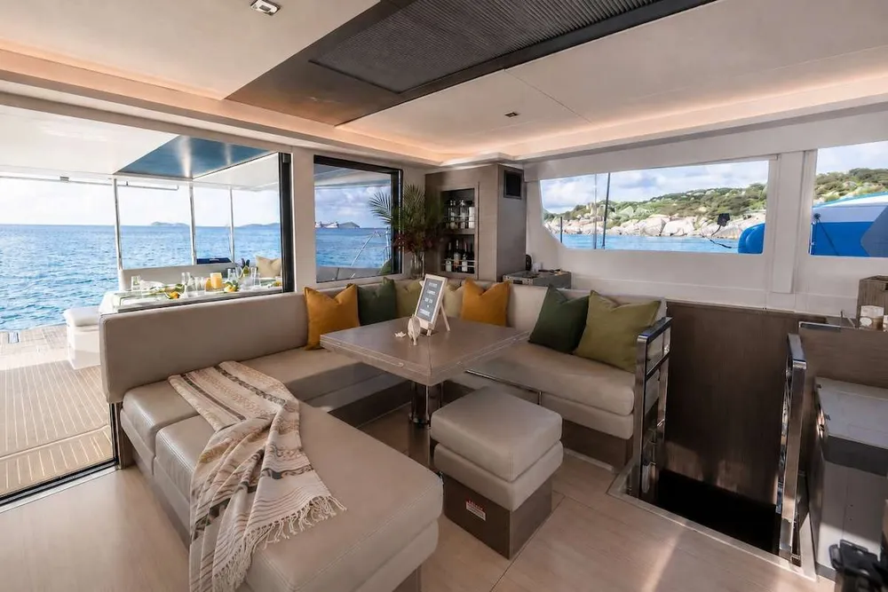 yacht-586314