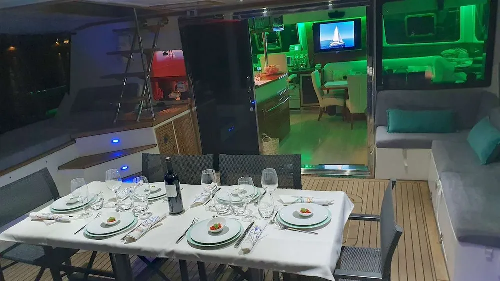 yacht-574806