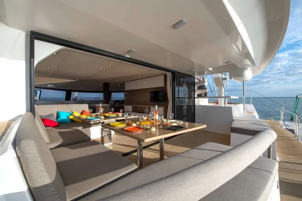 yacht-560701