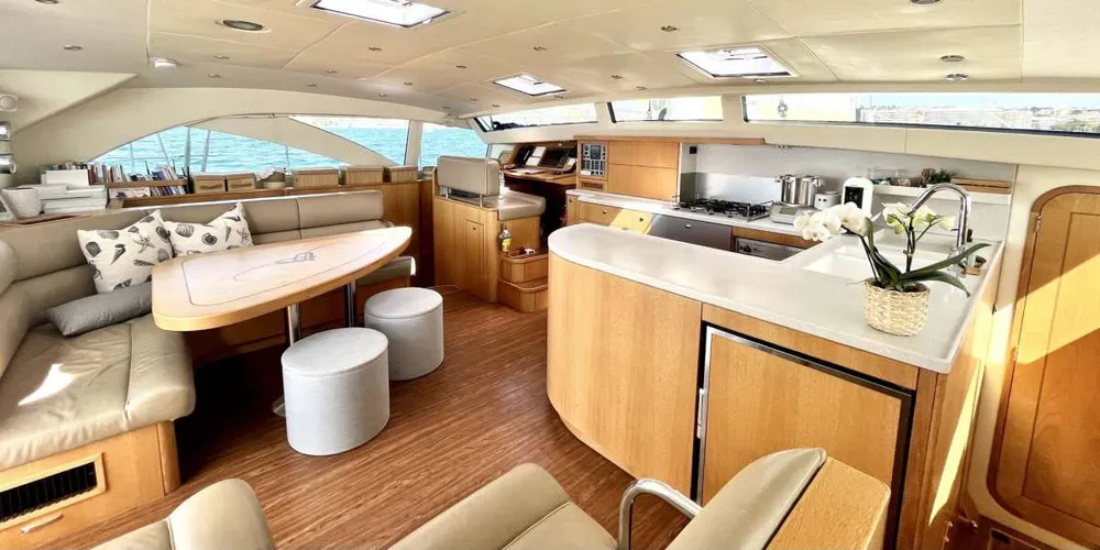 yacht-562213