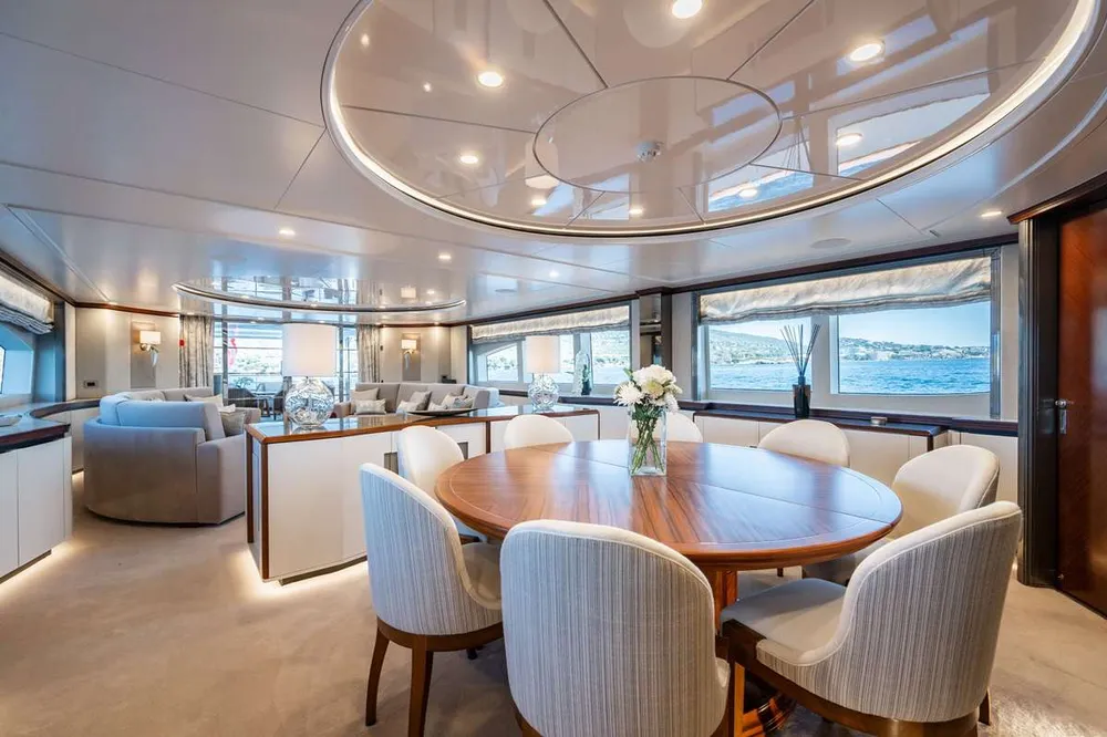 yacht-586788