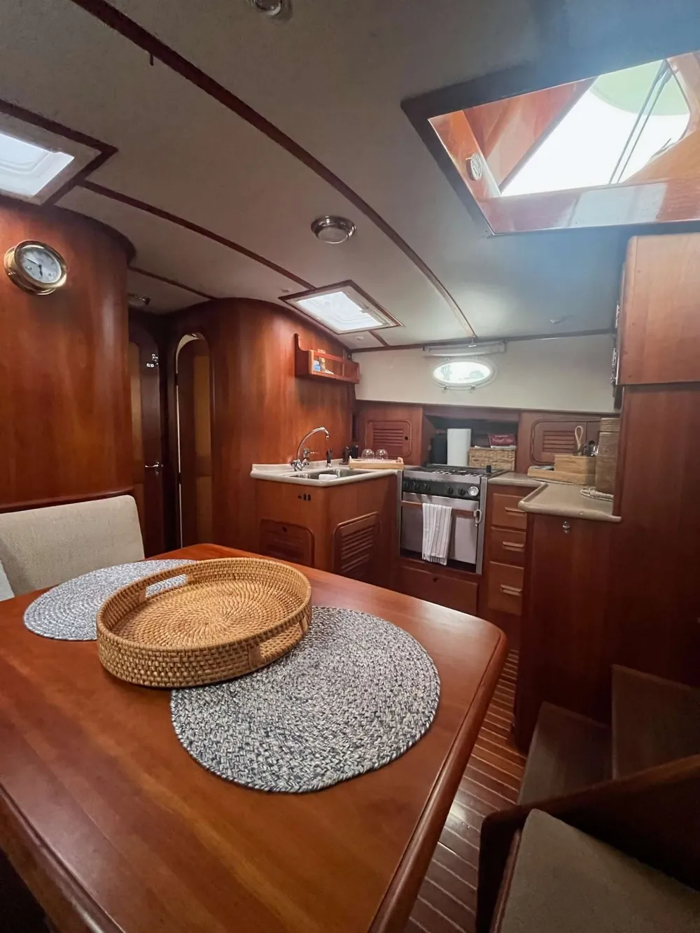 yacht-584163