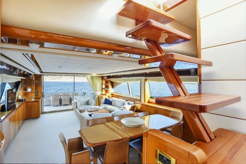 yacht-560207