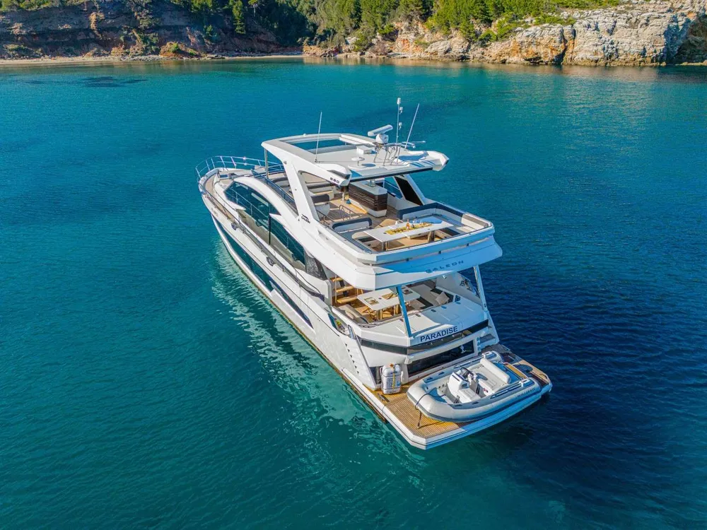yacht-568069