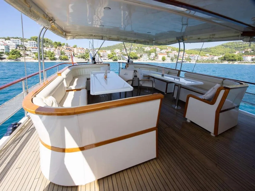 yacht-582354