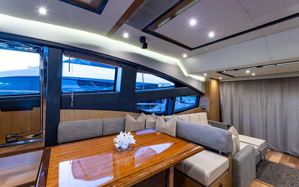 yacht-571875