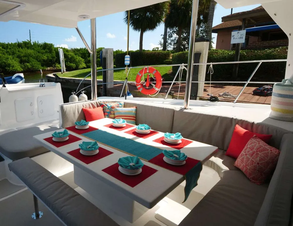 yacht-601445