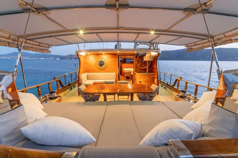 yacht-561428