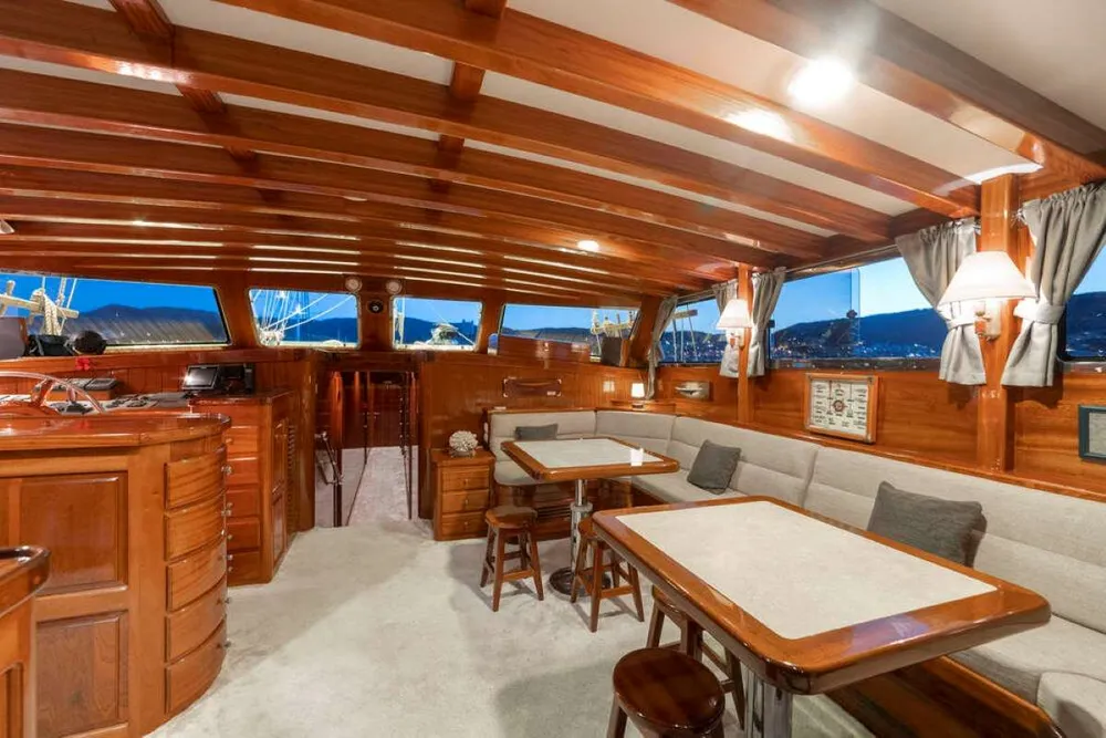 yacht-588215