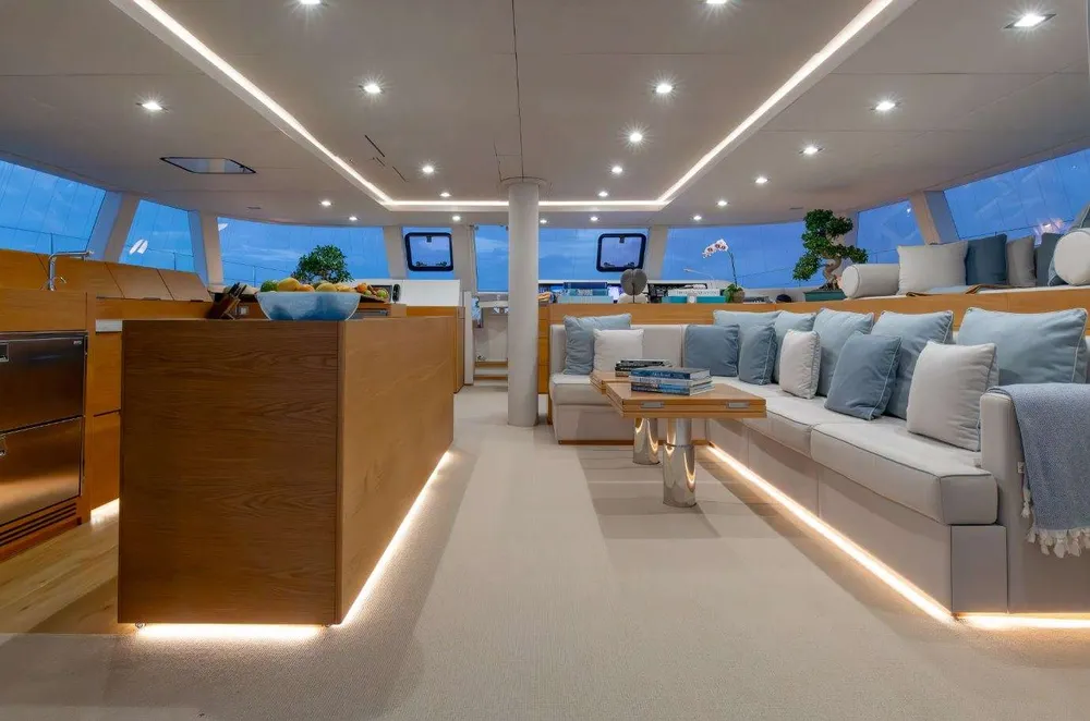 yacht-576994