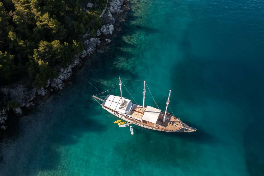 yacht-580308