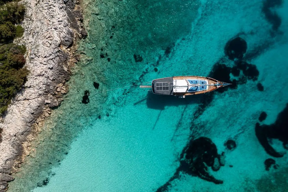 yacht-585775
