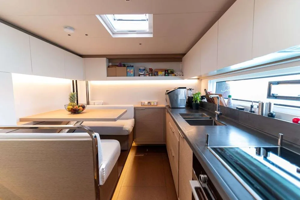yacht-570192