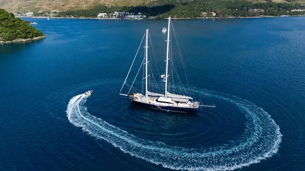yacht-550714