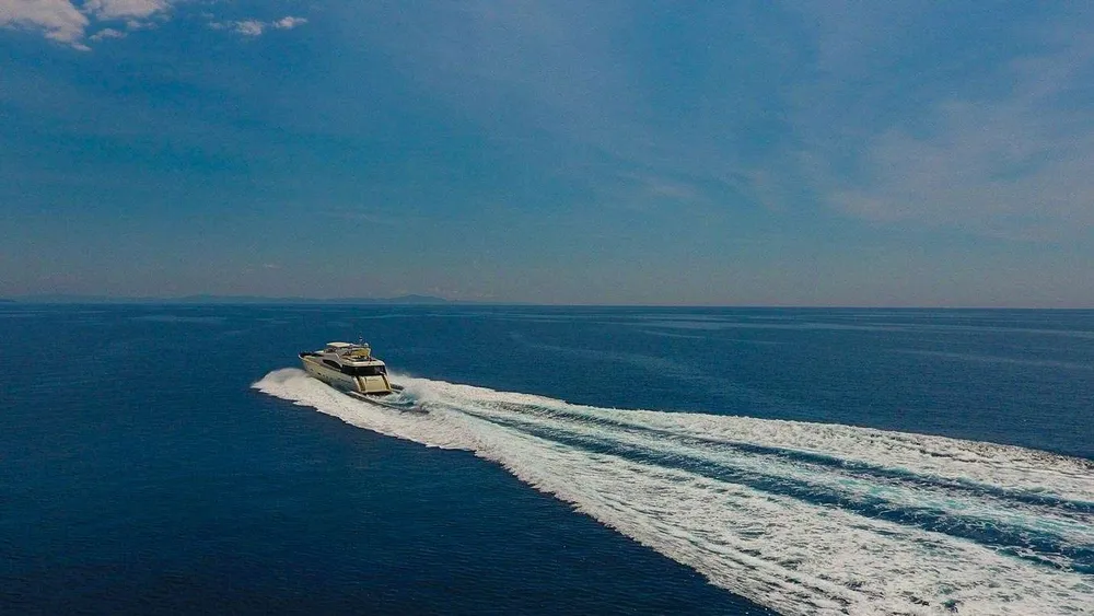 yacht-584253