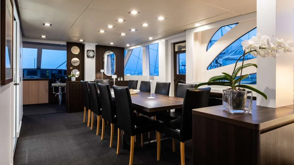 yacht-584357