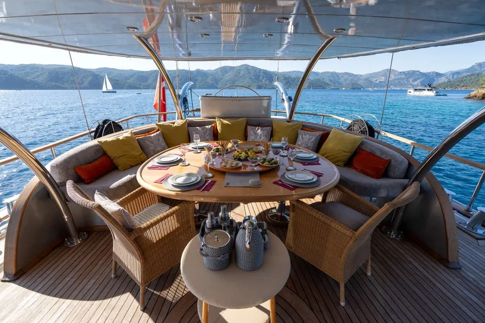 yacht-574673