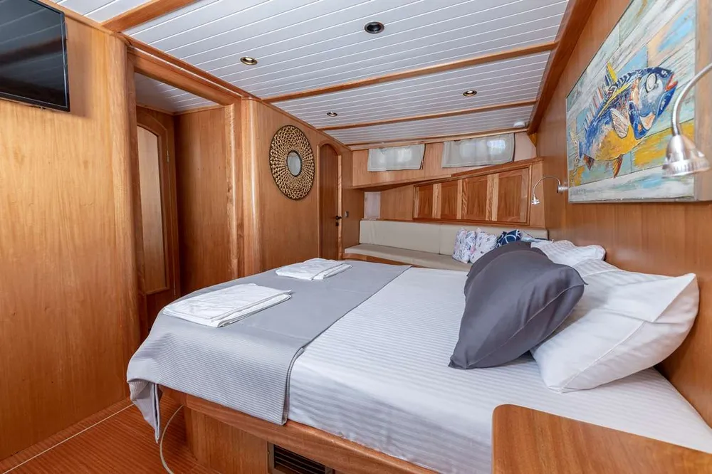 yacht-567037