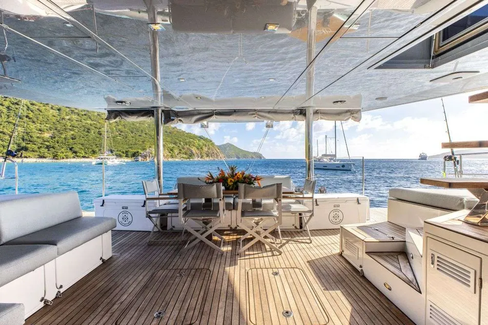yacht-562113
