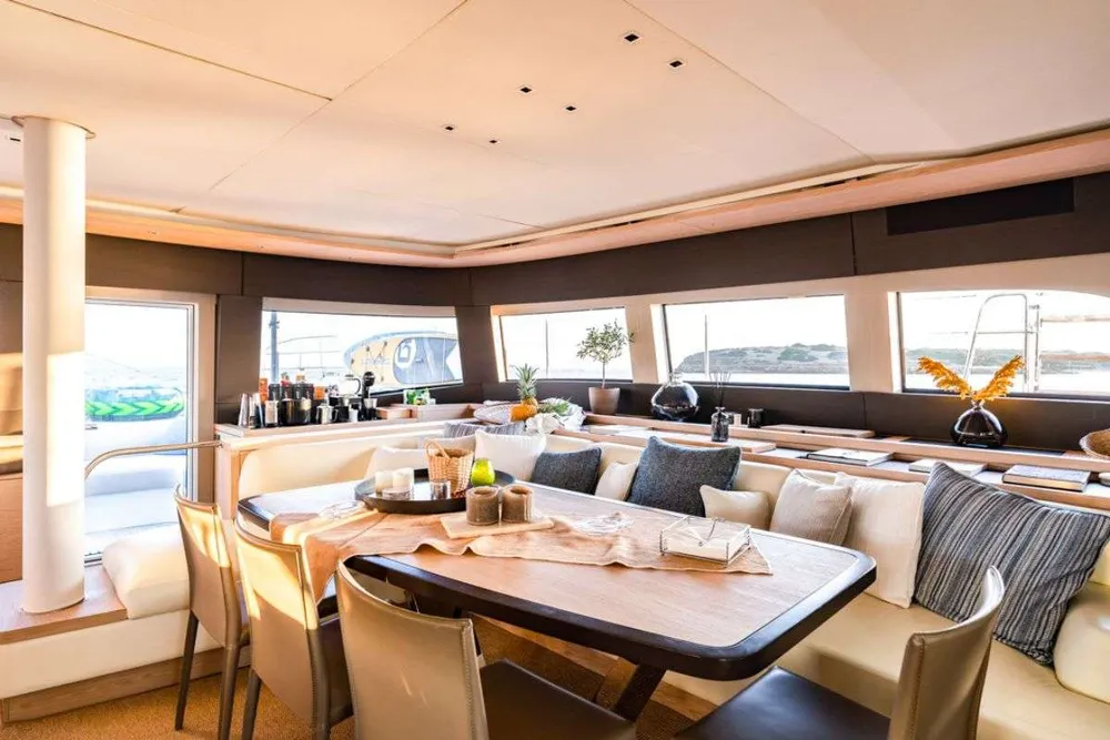 yacht-583089