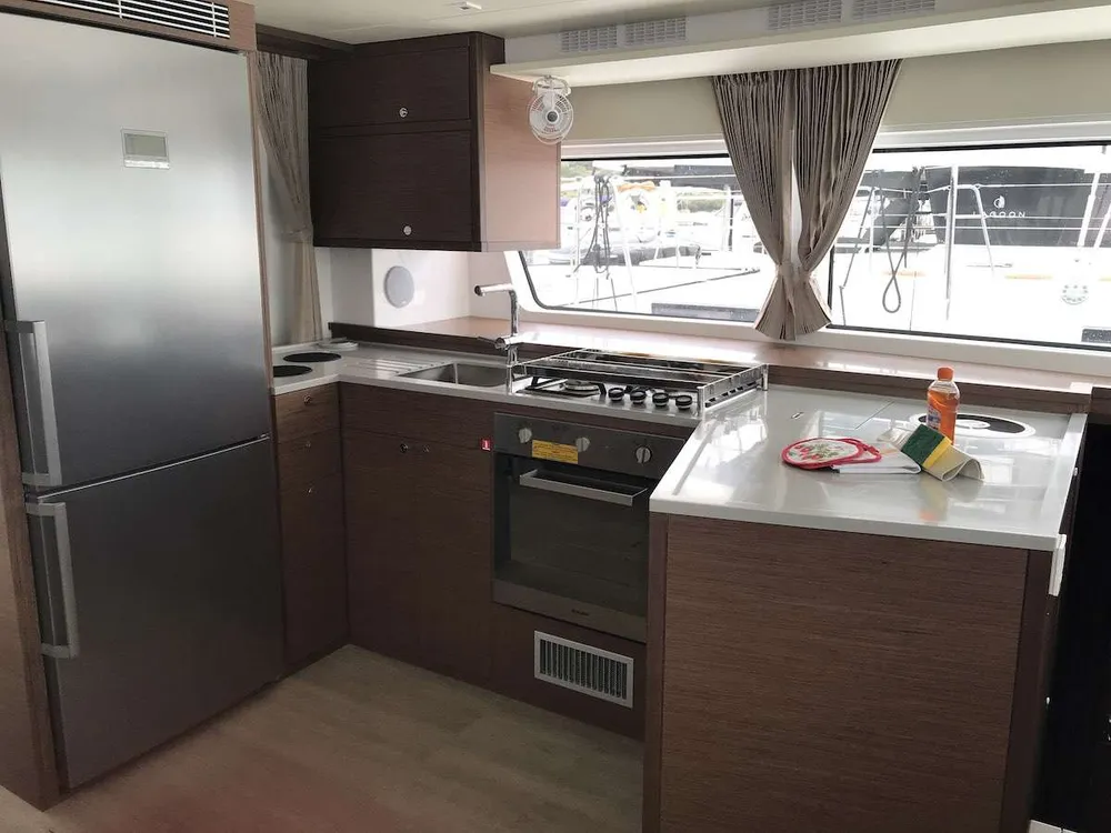 yacht-582052