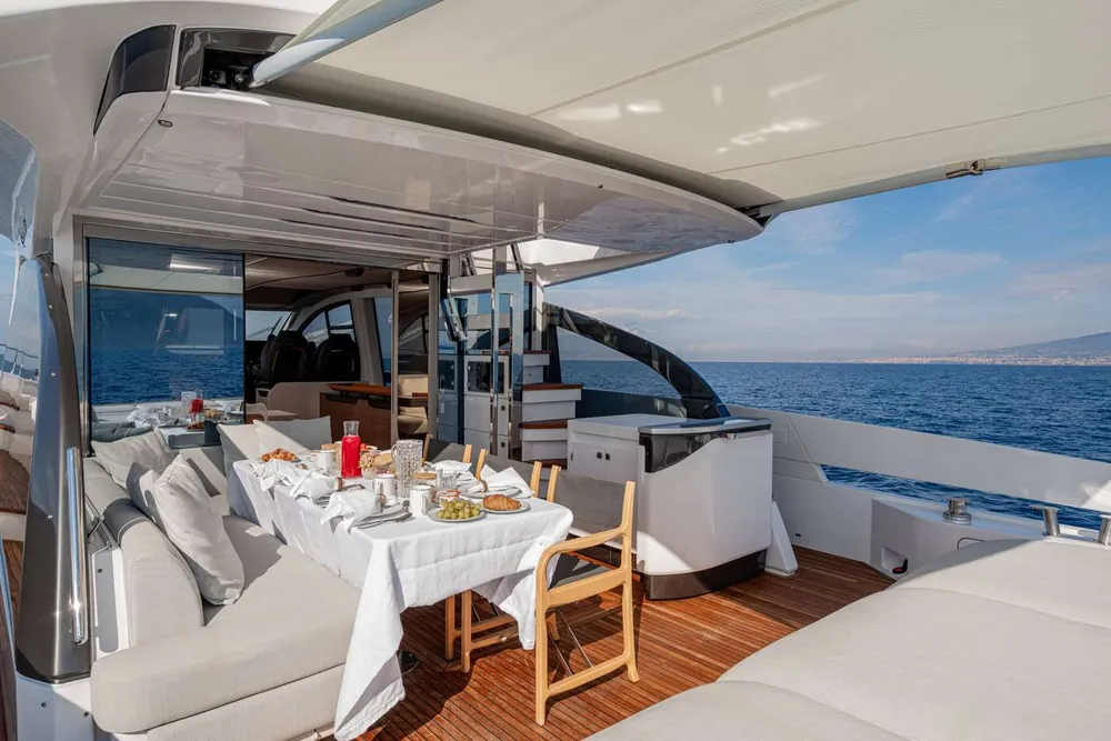 yacht-550404