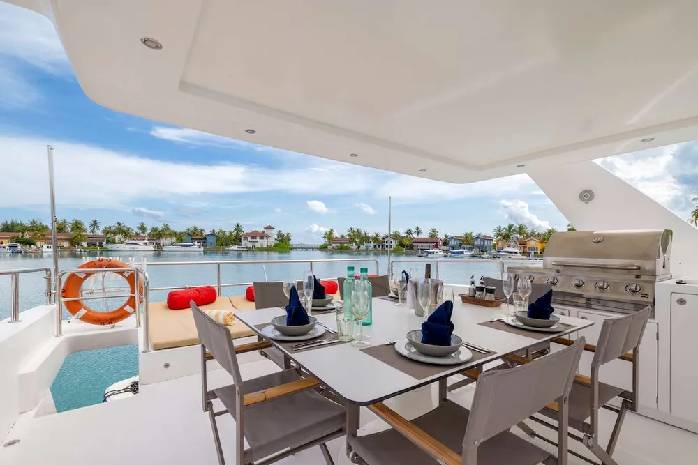 yacht-587830