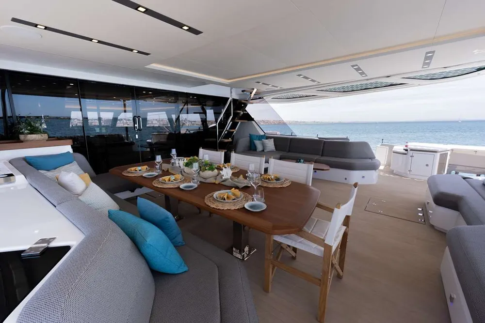 yacht-551154