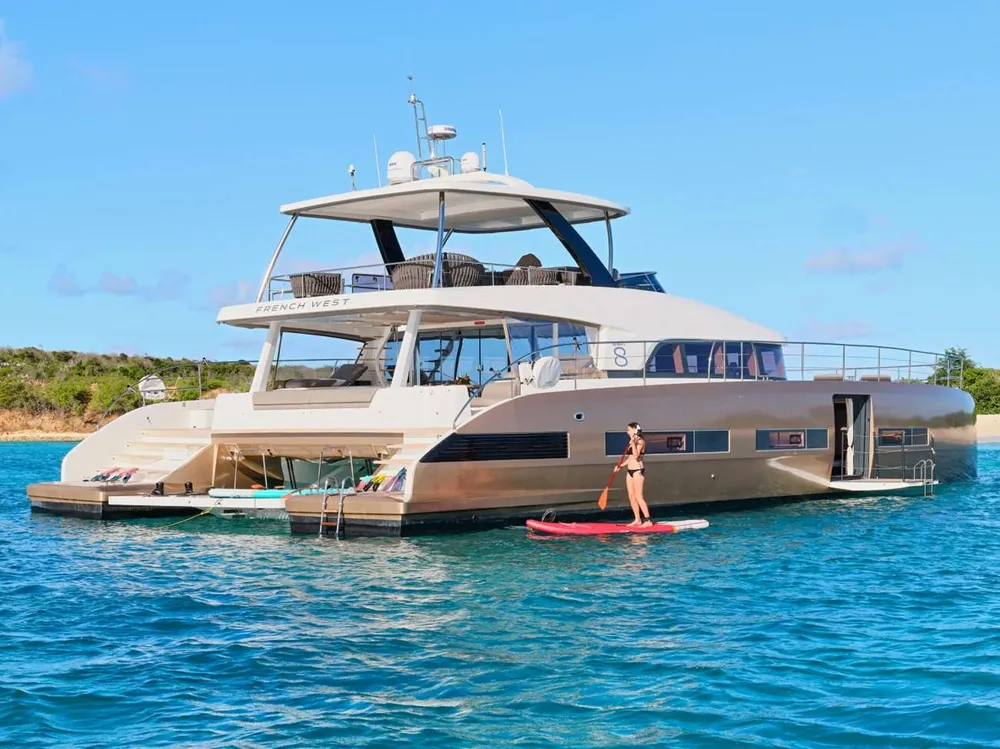 yacht-590137