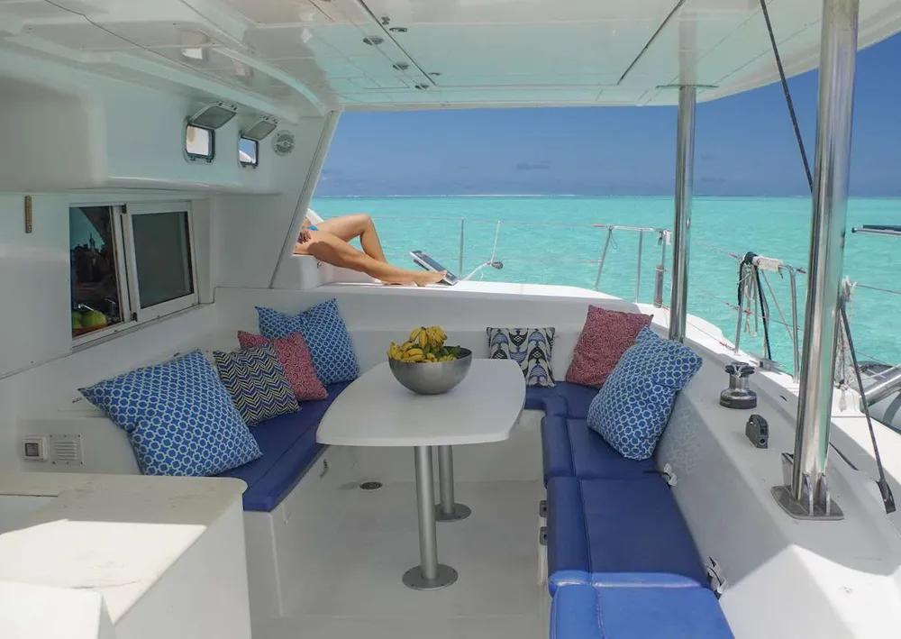yacht-568675