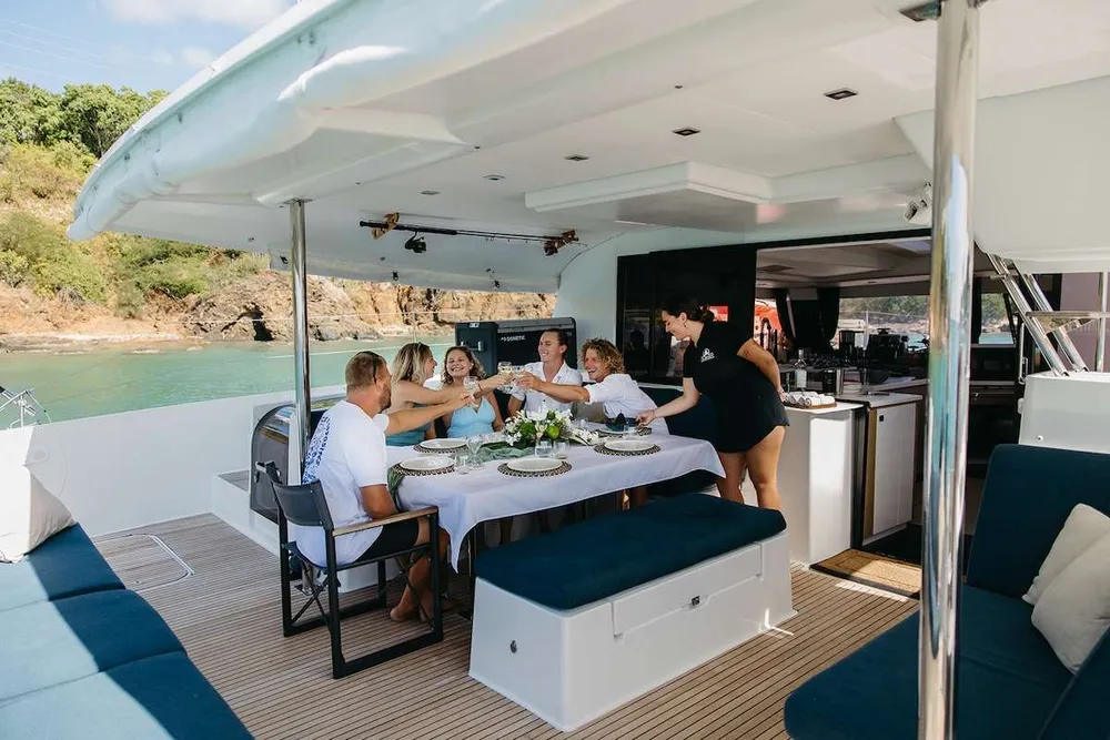 yacht-572979