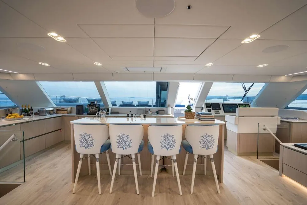 yacht-568356