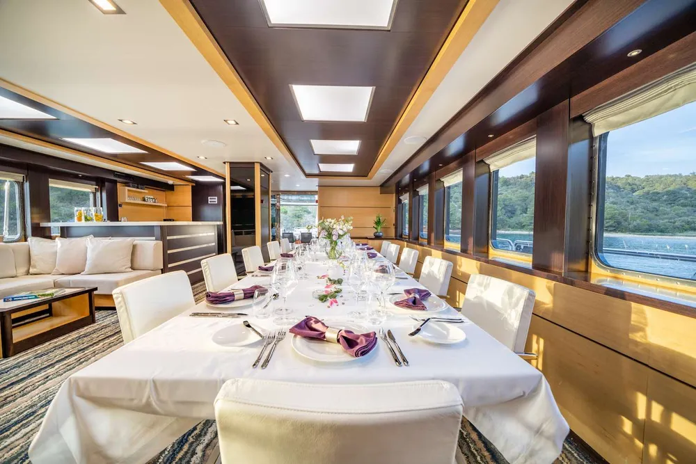 yacht-598816