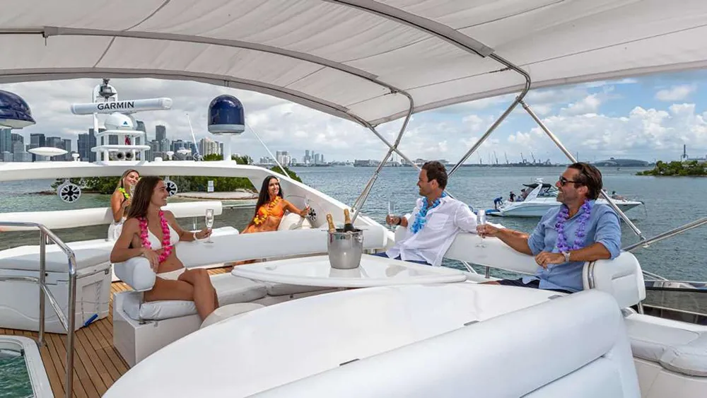yacht-596306