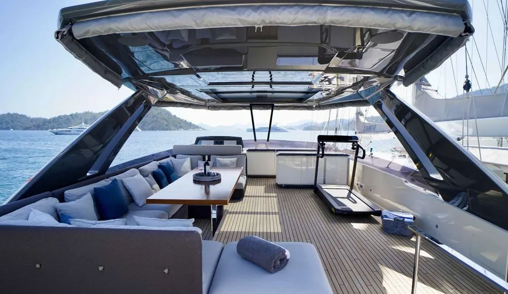 yacht-580625