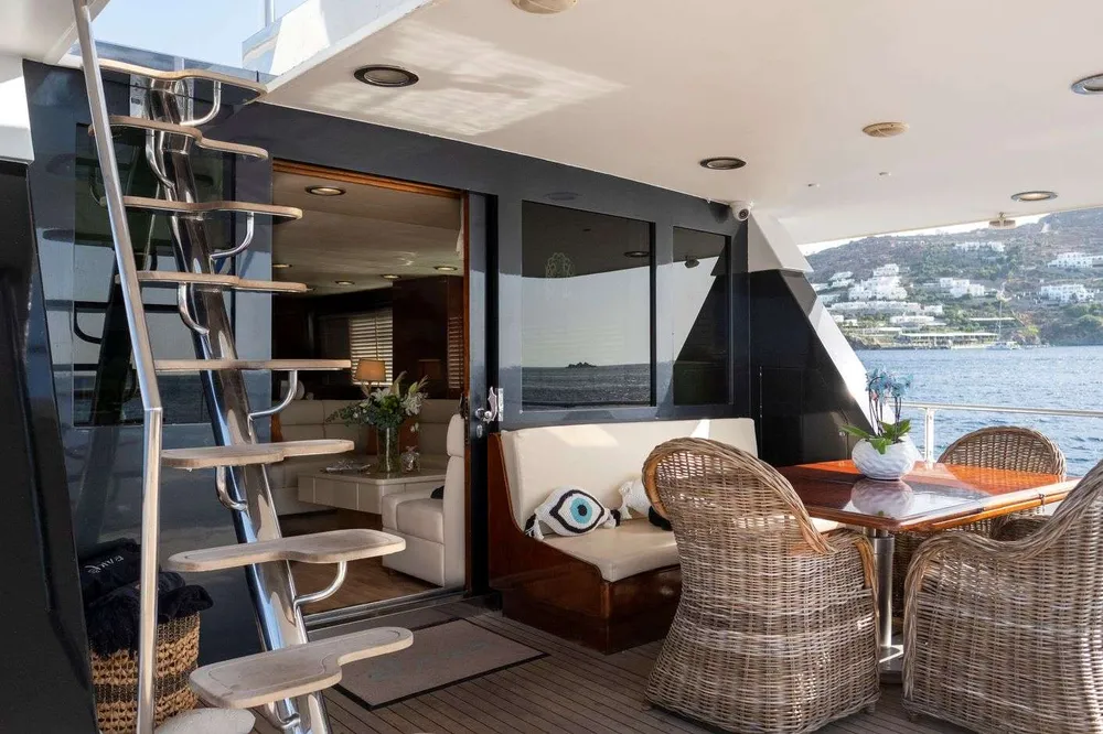 yacht-590437