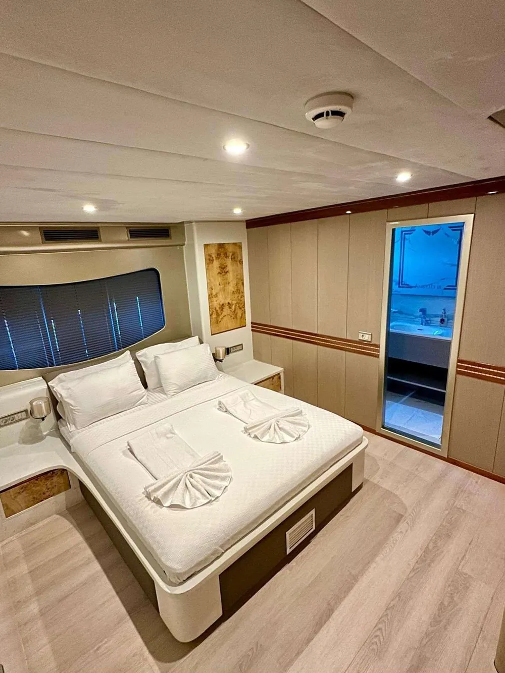 yacht-597310