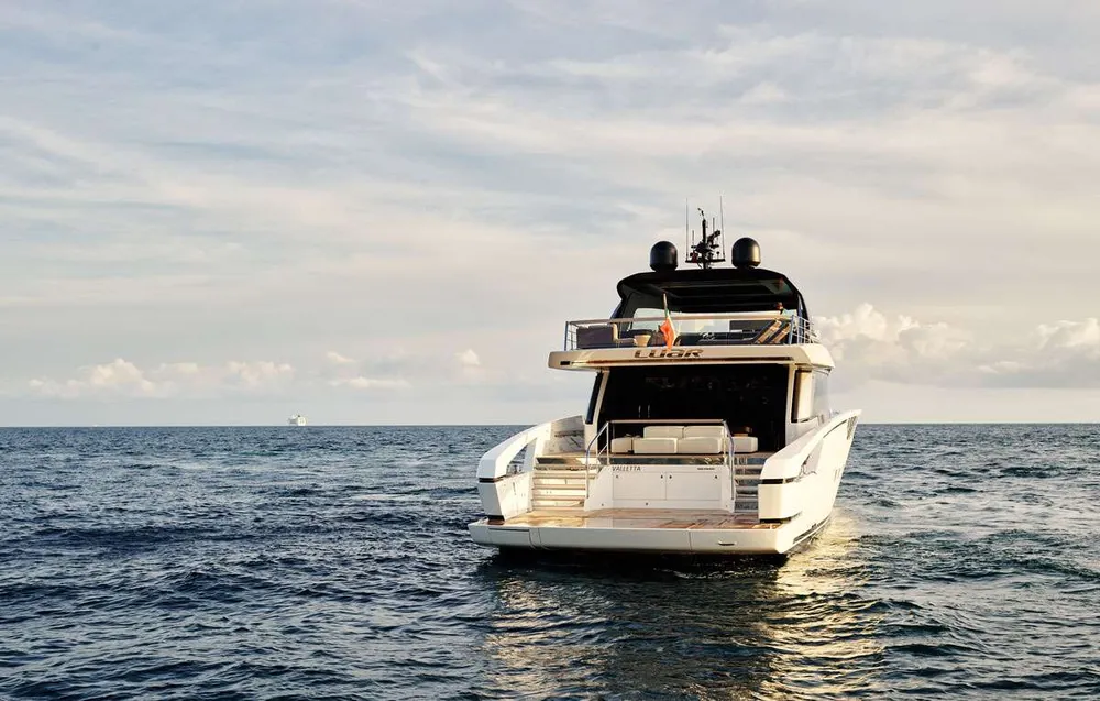 yacht-586866