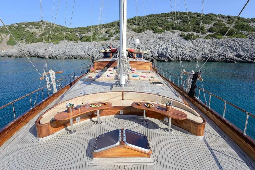 yacht-568971