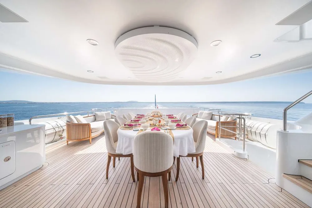 yacht-586801