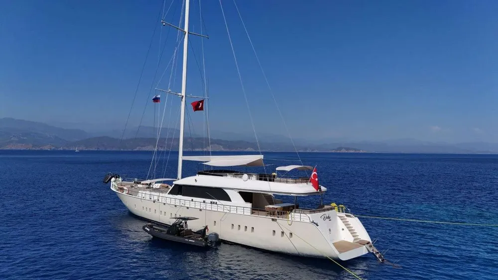 yacht-592077
